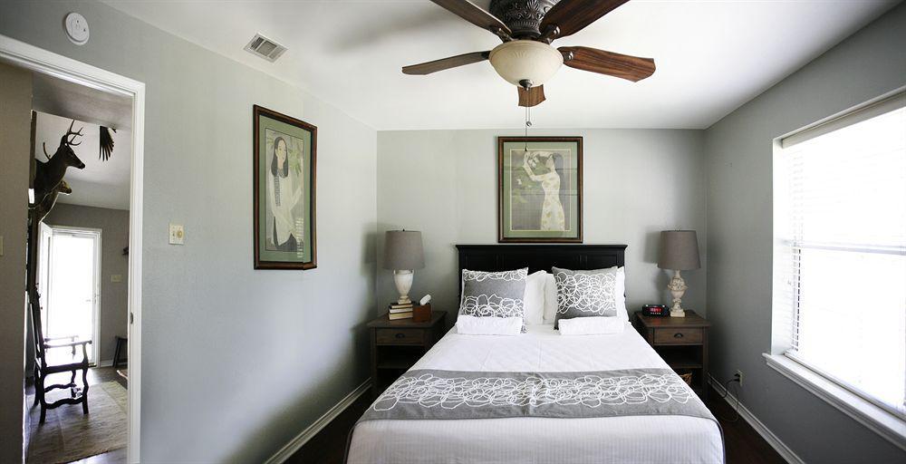 Camp Lucy Hotel Dripping Springs Exterior foto