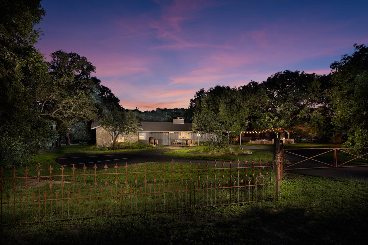 Camp Lucy Hotel Dripping Springs Exterior foto