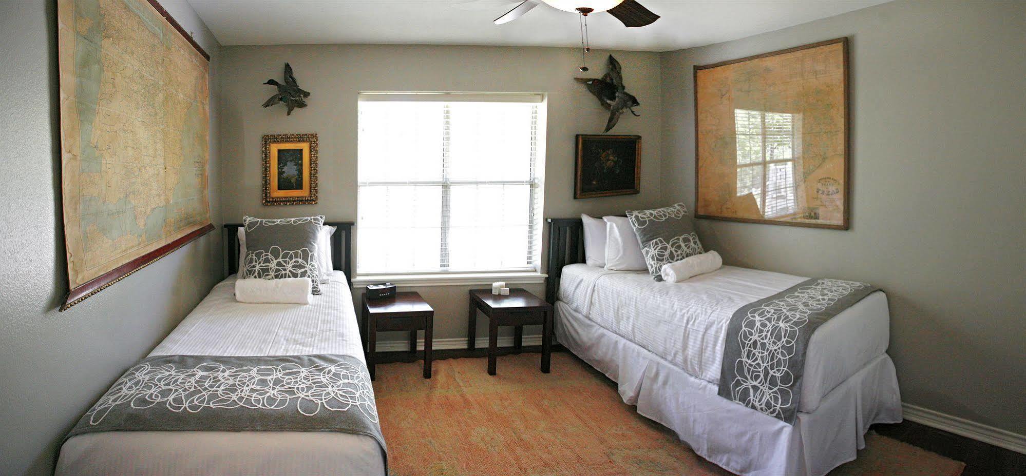 Camp Lucy Hotel Dripping Springs Exterior foto